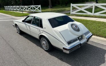 Cadillac-Seville-1984-Sedan-38