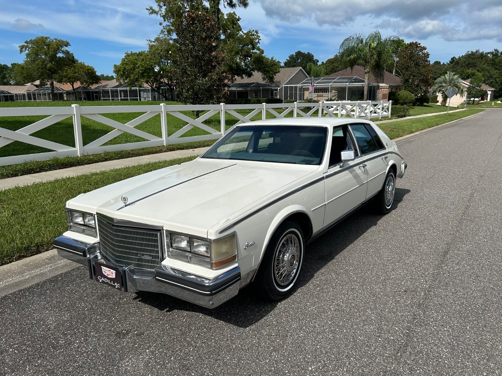 Cadillac-Seville-1984-Sedan-4