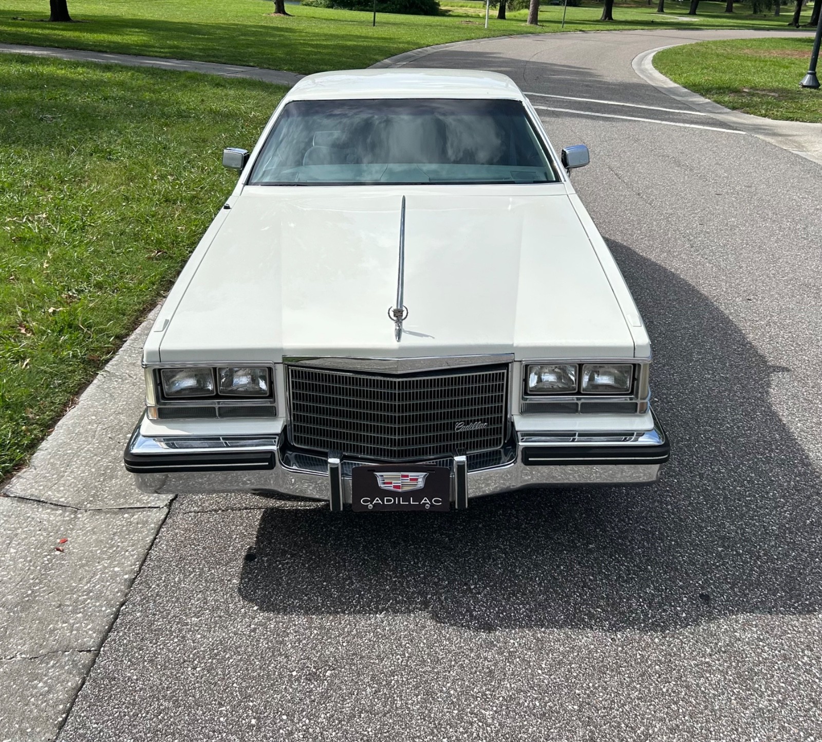 Cadillac-Seville-1984-Sedan-8
