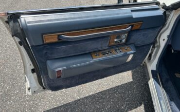 Cadillac-Seville-1984-Sedan-9