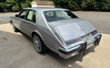 Cadillac-Seville-1985-Sedan-10