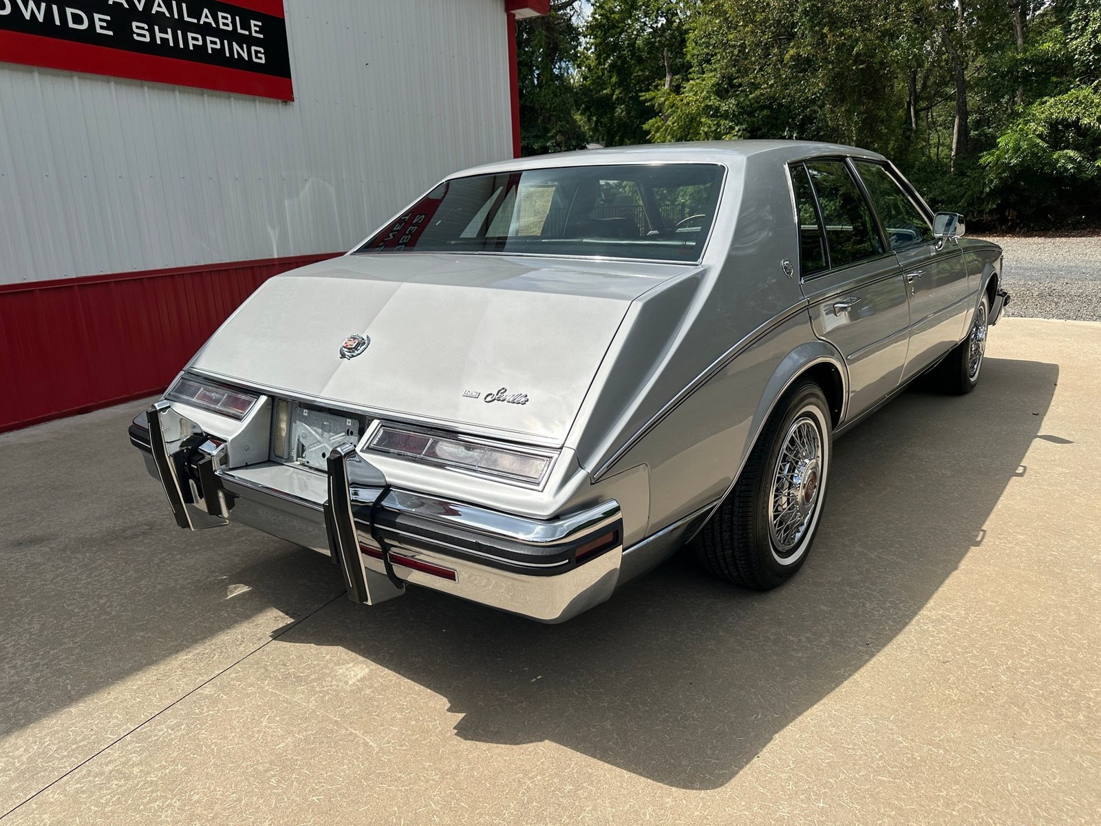 Cadillac-Seville-1985-Sedan-11