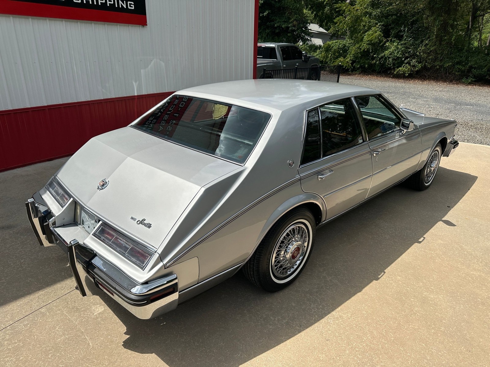 Cadillac-Seville-1985-Sedan-12