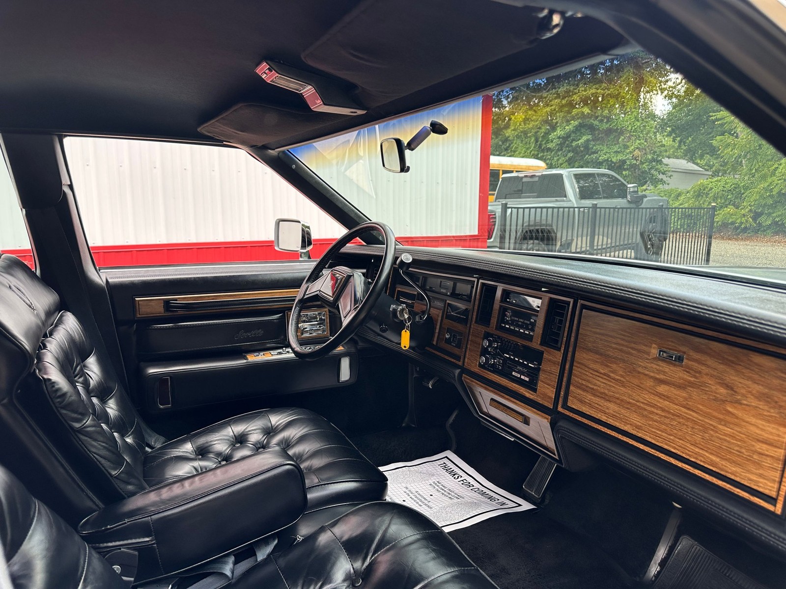 Cadillac-Seville-1985-Sedan-13