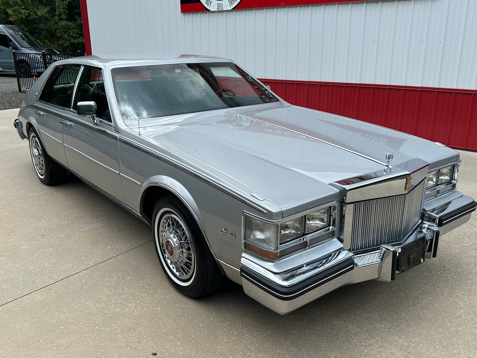 Cadillac-Seville-1985-Sedan-15