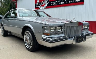 Cadillac-Seville-1985-Sedan-17