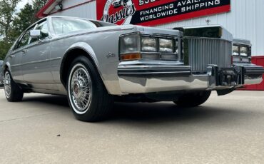Cadillac-Seville-1985-Sedan-19