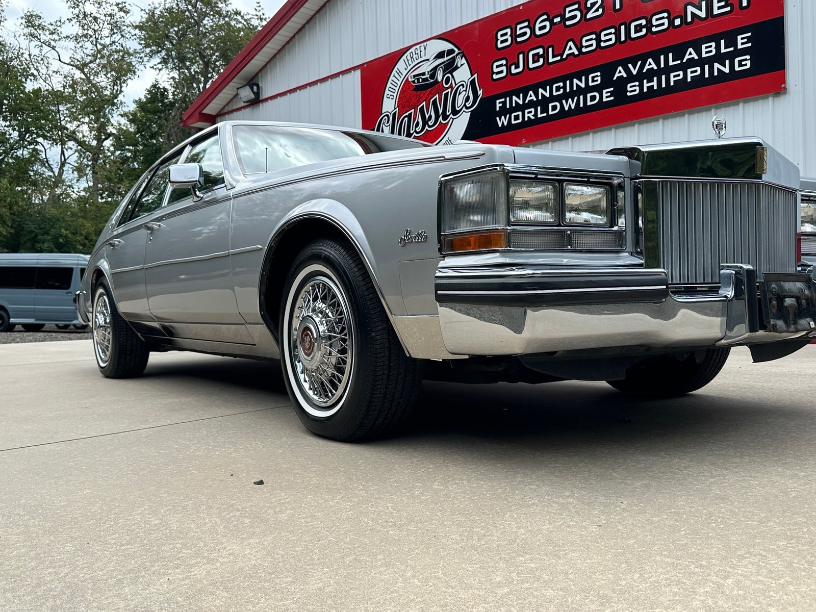 Cadillac-Seville-1985-Sedan-20