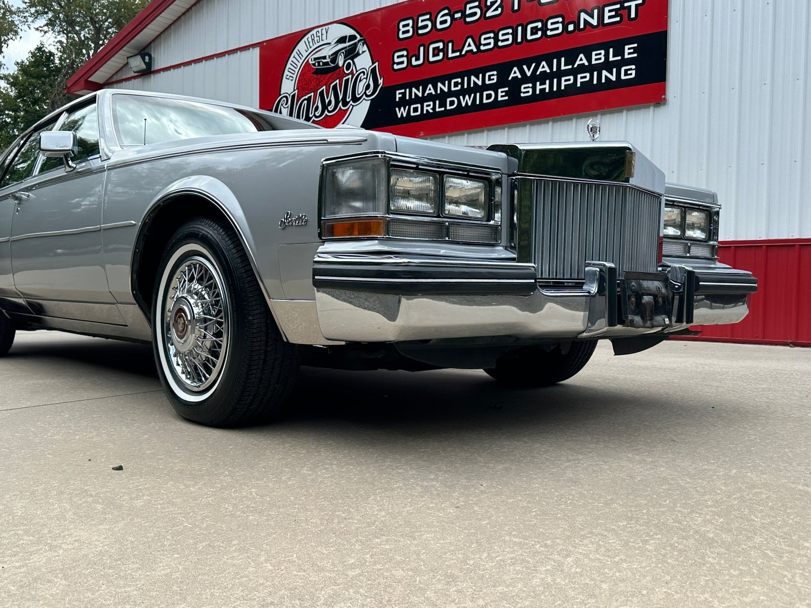 Cadillac-Seville-1985-Sedan-21