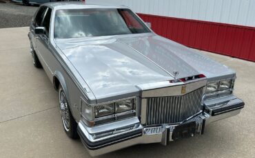 Cadillac-Seville-1985-Sedan-22