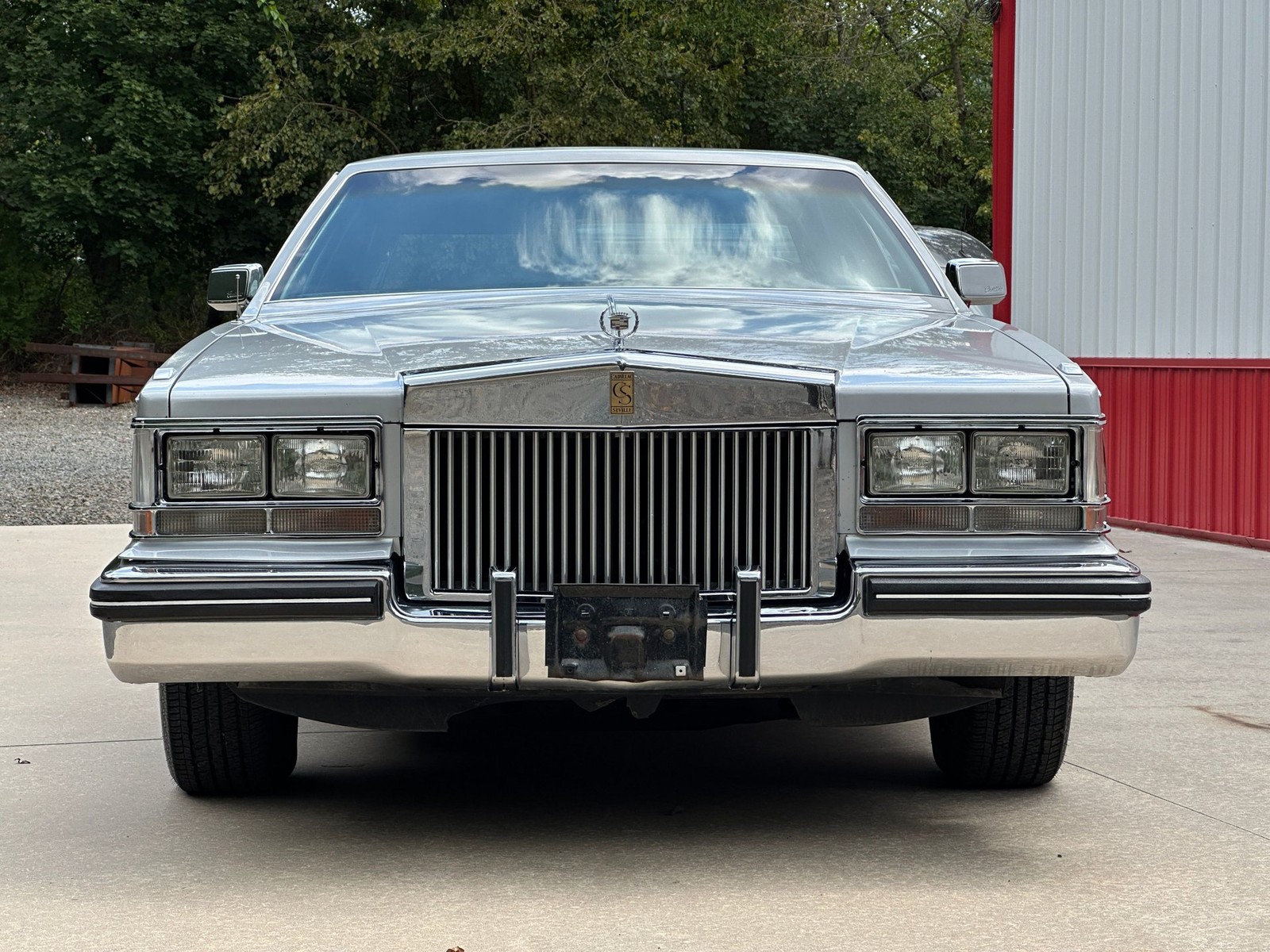 Cadillac-Seville-1985-Sedan-3