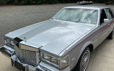 Cadillac-Seville-1985-Sedan-30