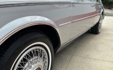 Cadillac-Seville-1985-Sedan-33