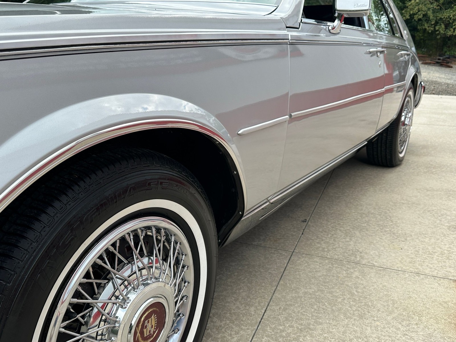 Cadillac-Seville-1985-Sedan-33