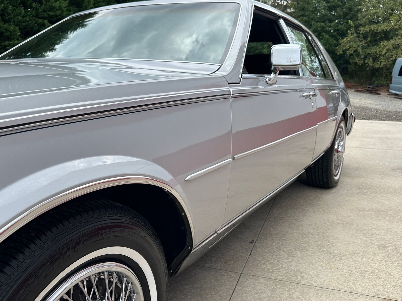Cadillac-Seville-1985-Sedan-34