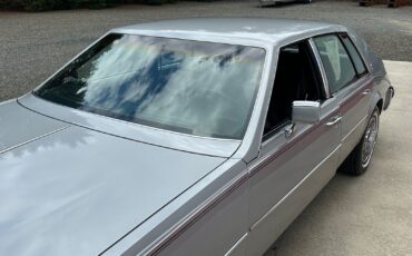 Cadillac-Seville-1985-Sedan-35