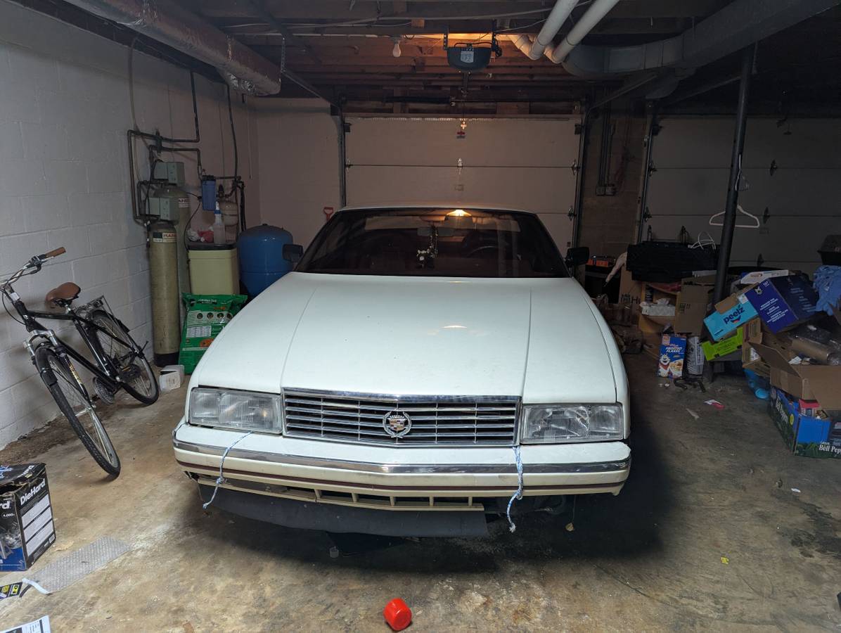 Cadillac-allante-1988-white-2