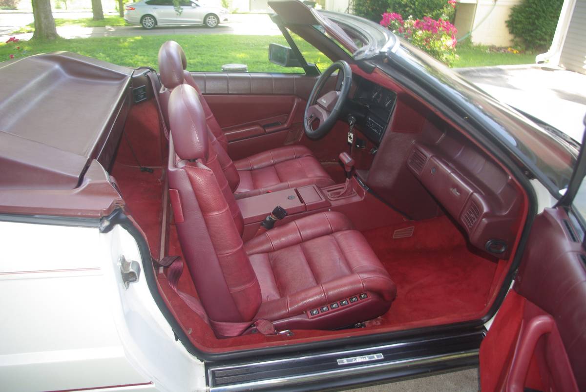 Cadillac-allante-1988-white-4