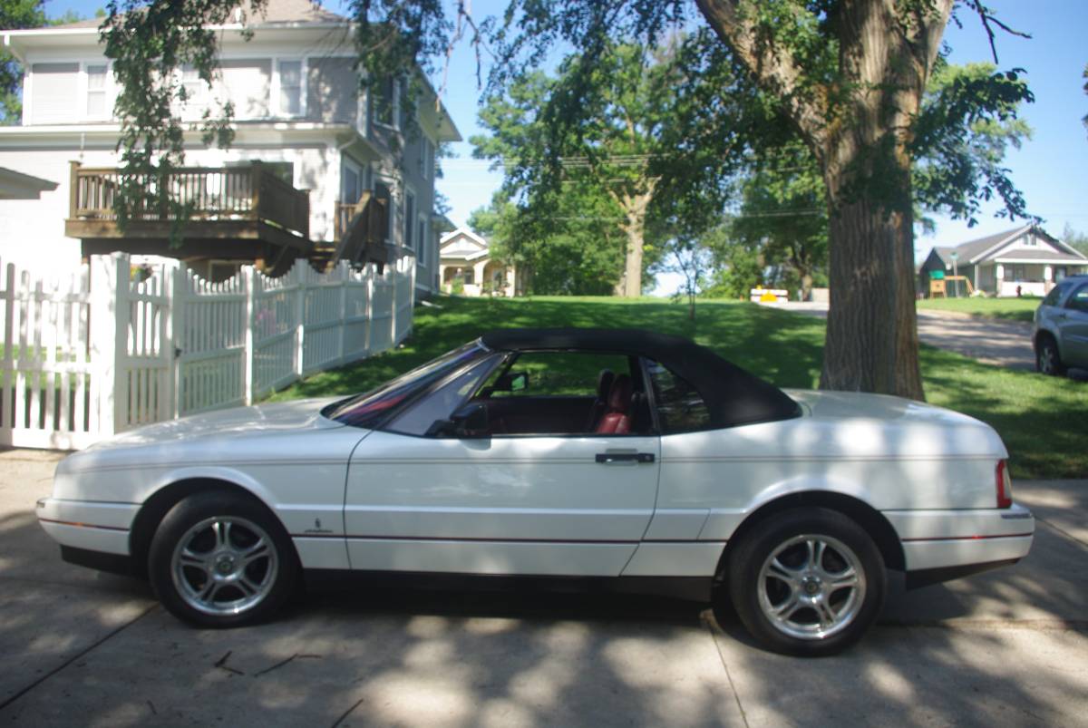 Cadillac-allante-1988-white-7