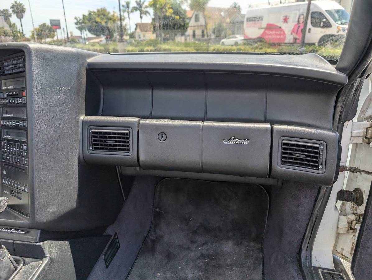Cadillac-allante-1993-white-17
