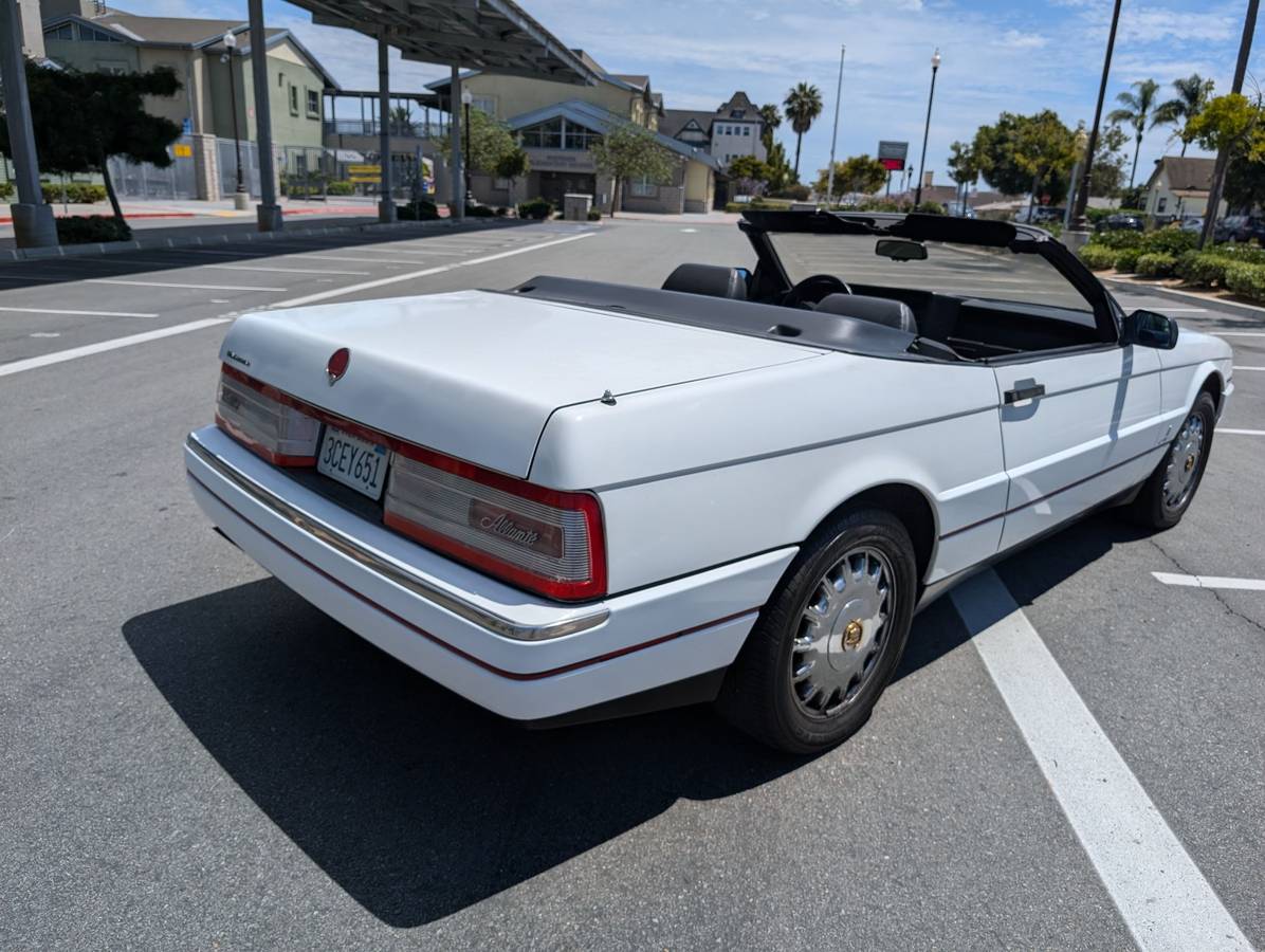 Cadillac-allante-1993-white-9