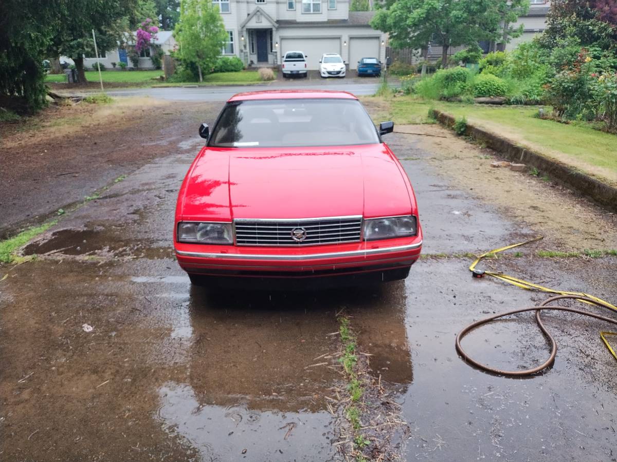Cadillac-allante-convertible-1988-red-2