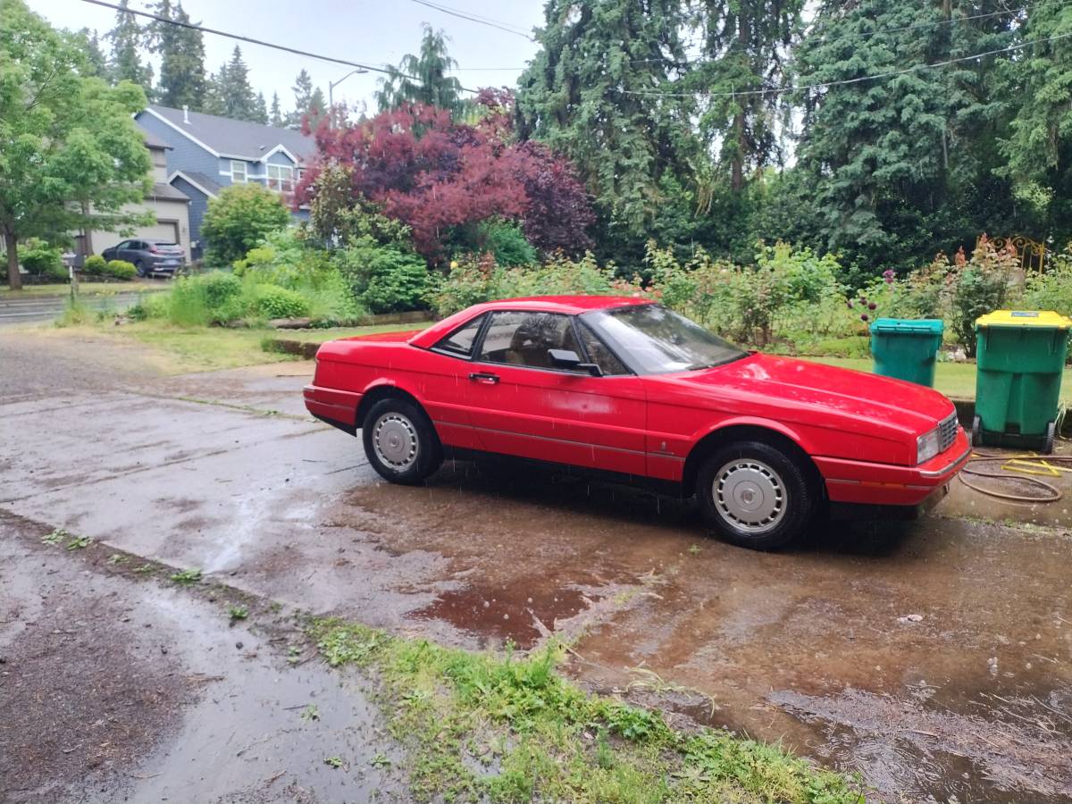 Cadillac-allante-convertible-1988-red-5