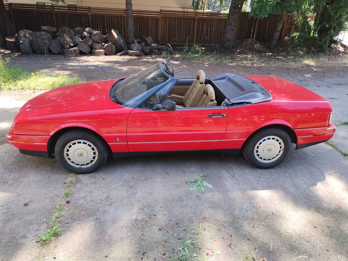 Cadillac-allante-convertible-1988-red-7
