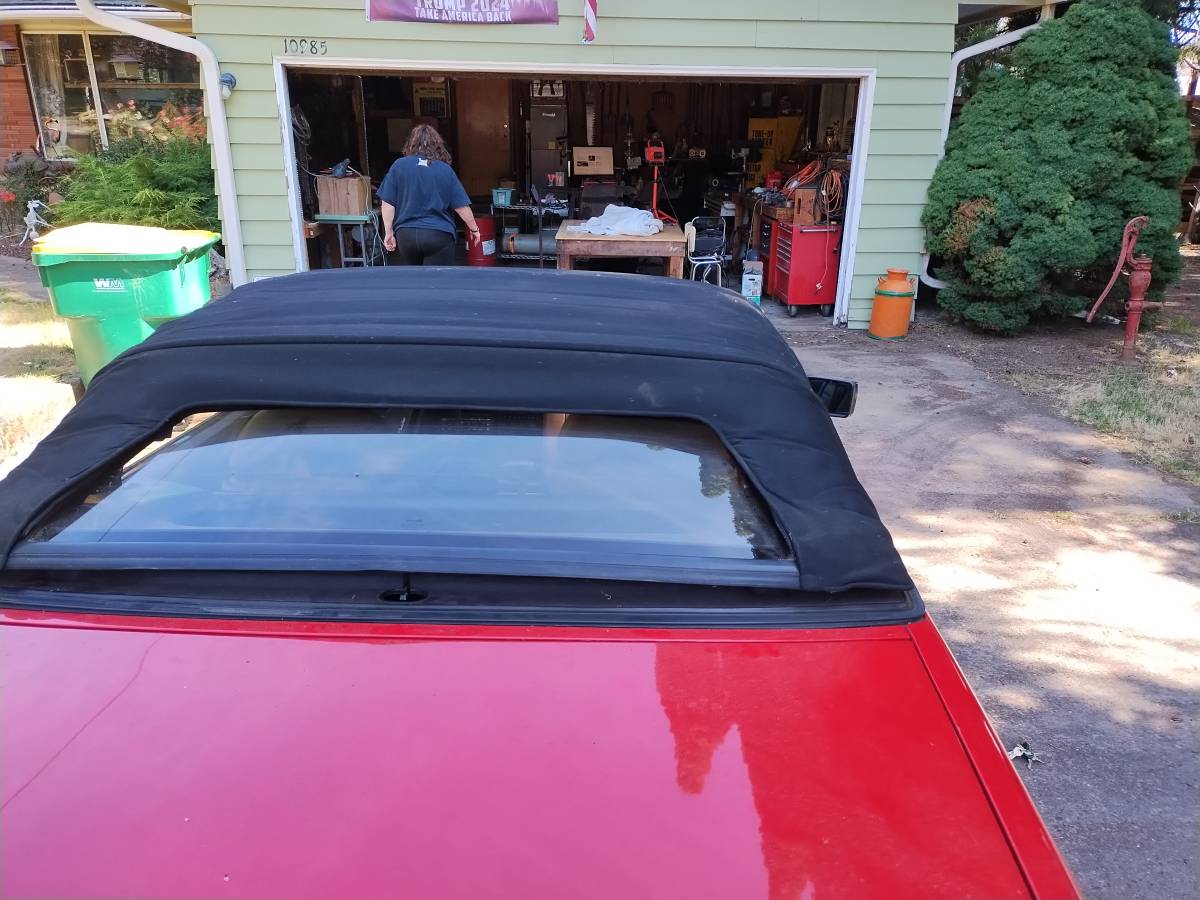 Cadillac-allante-convertible-1988-red-8