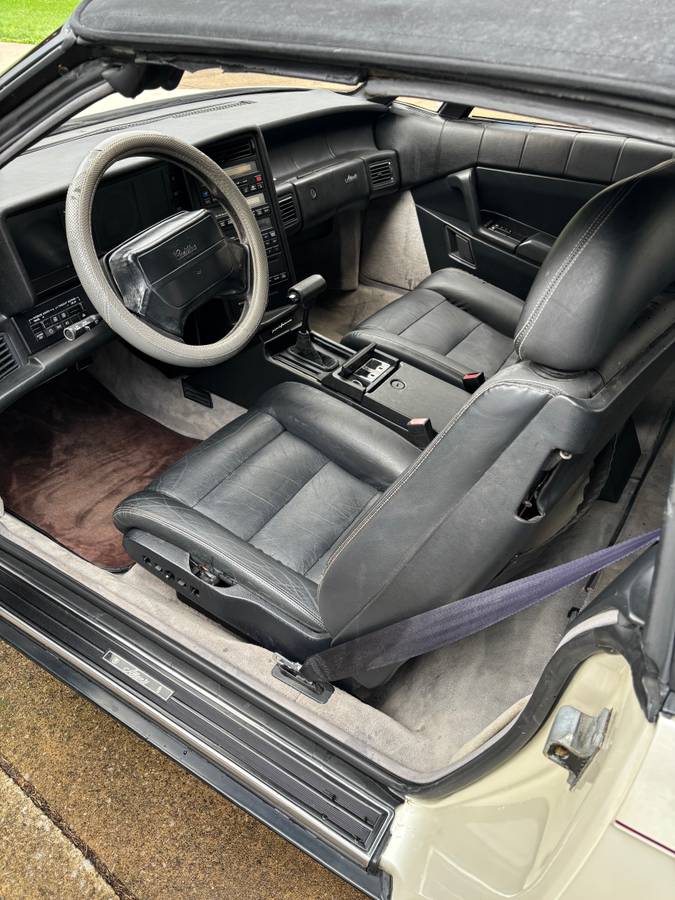 Cadillac-allante-convertible-1990-1