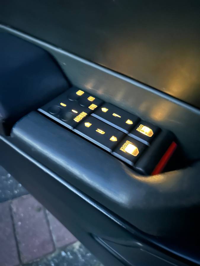 Cadillac-allante.-1989-black-9