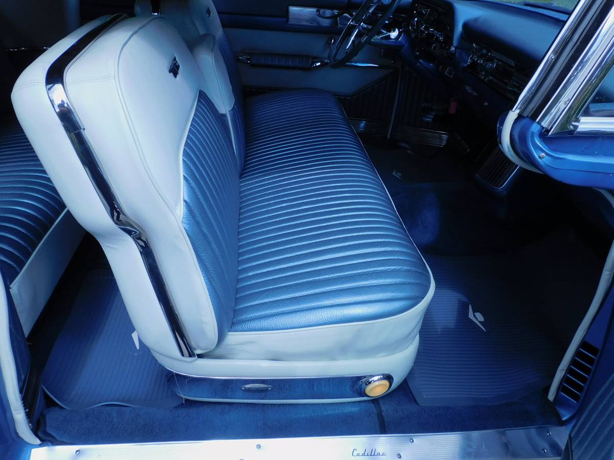 Cadillac-barritz-convertible-1957-blue-10