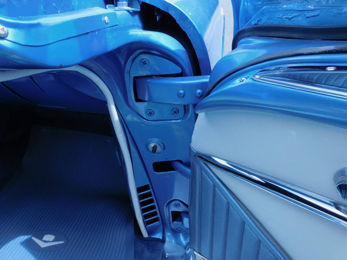 Cadillac-barritz-convertible-1957-blue-12