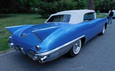 Cadillac-barritz-convertible-1957-blue-2