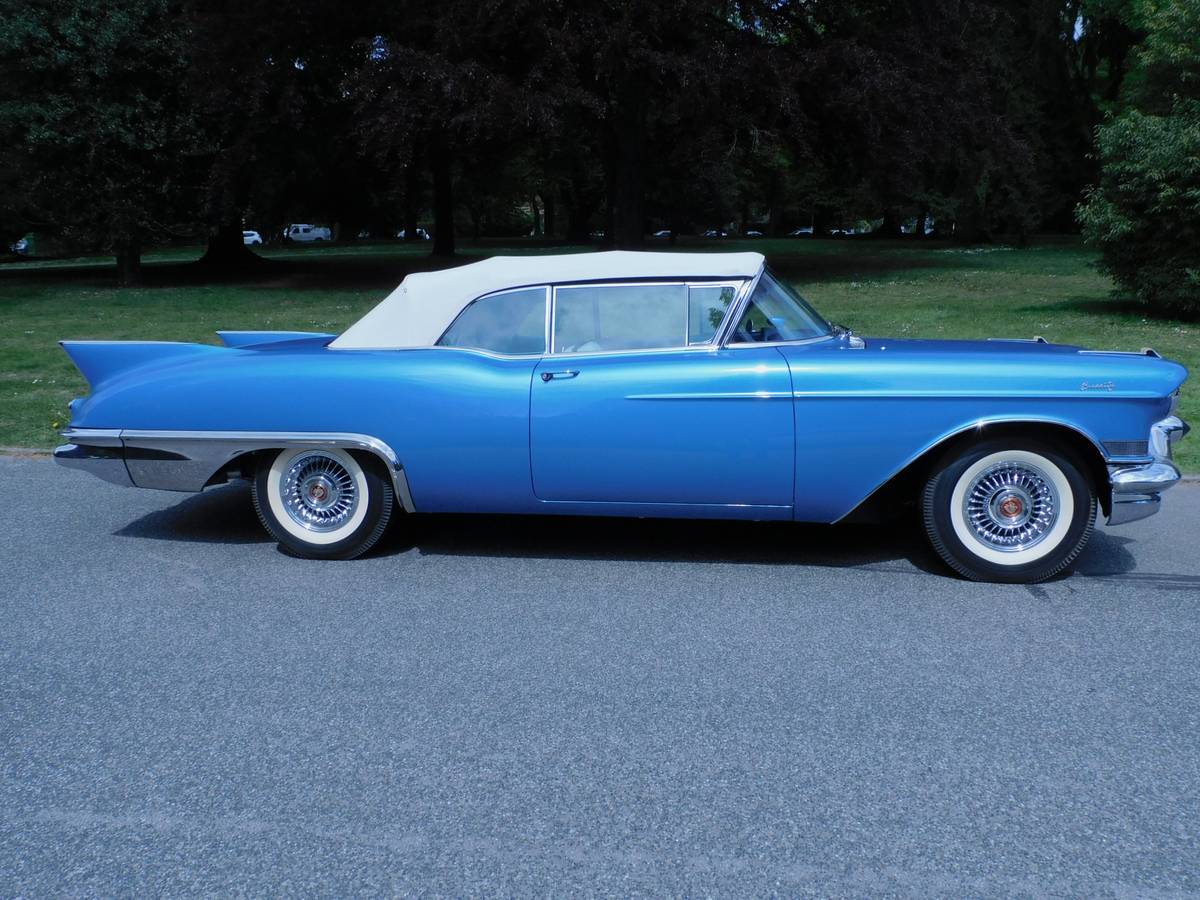 Cadillac-barritz-convertible-1957-blue-7