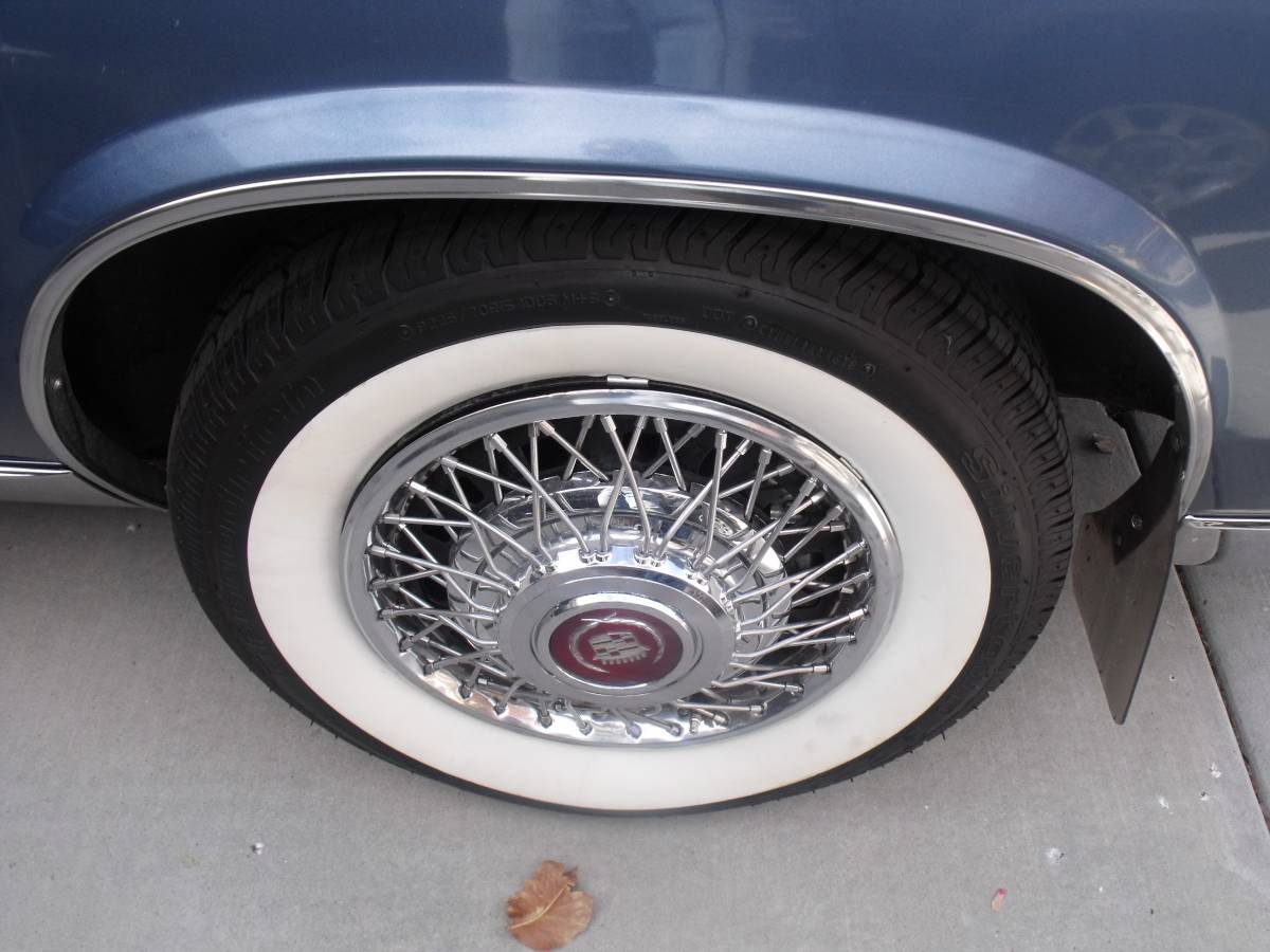 Cadillac-biarritz-1985-blue-17