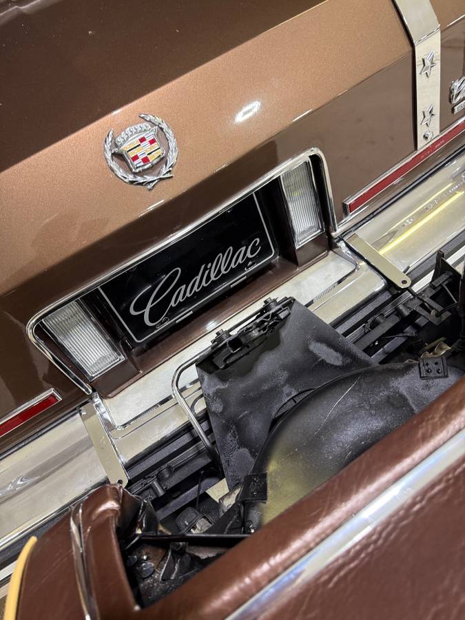 Cadillac-brougham-1987-brown-15
