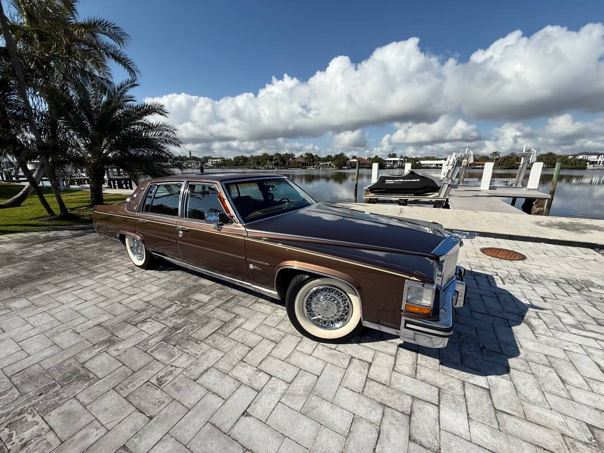 Cadillac-brougham-1987-brown