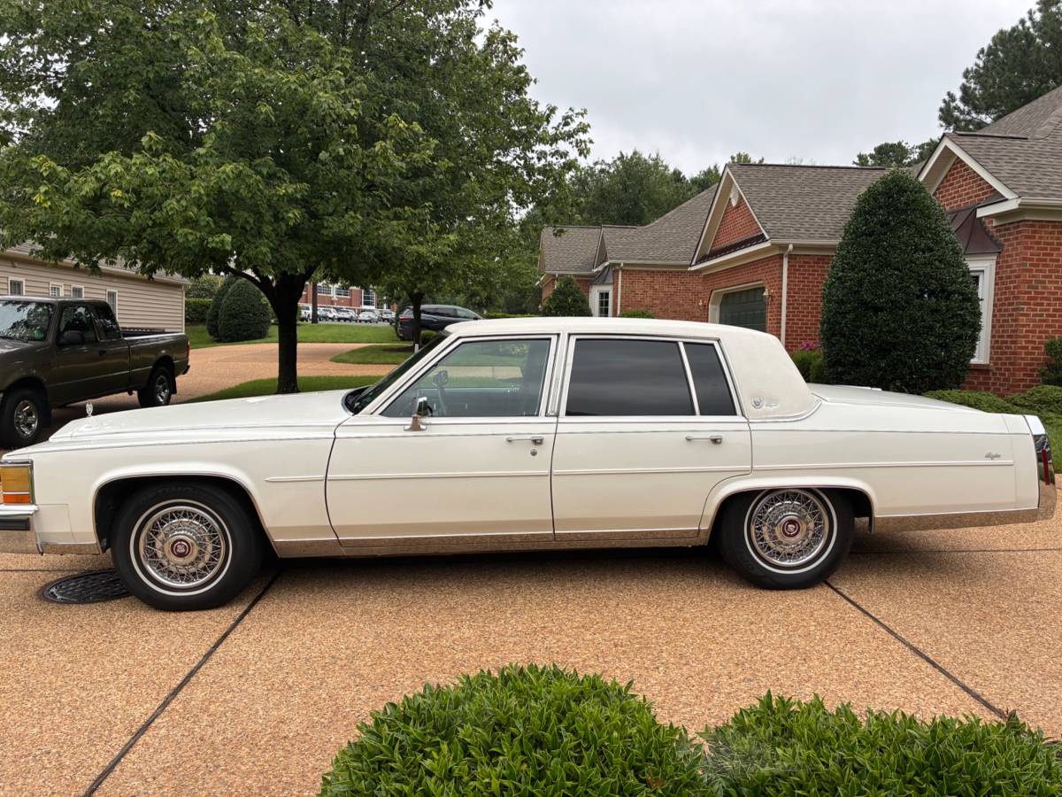 Cadillac-brougham-1987-white-2
