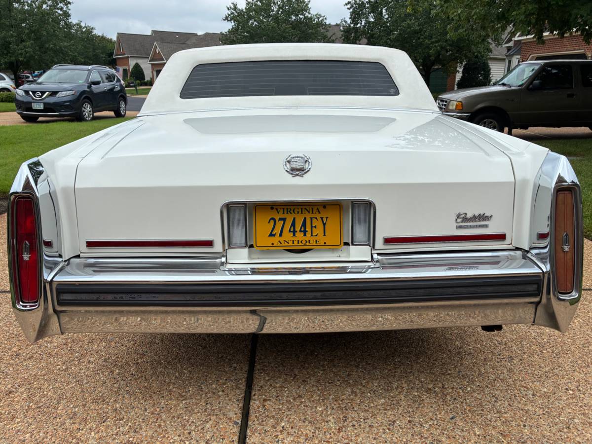 Cadillac-brougham-1987-white-5
