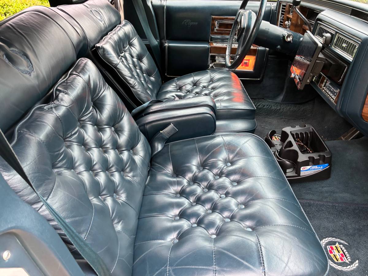 Cadillac-brougham-1987-white-9