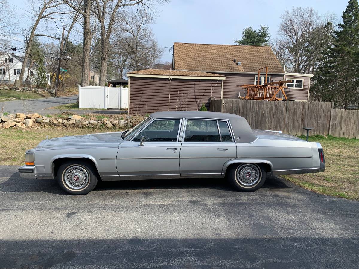 Cadillac-brougham-1988-silver-1