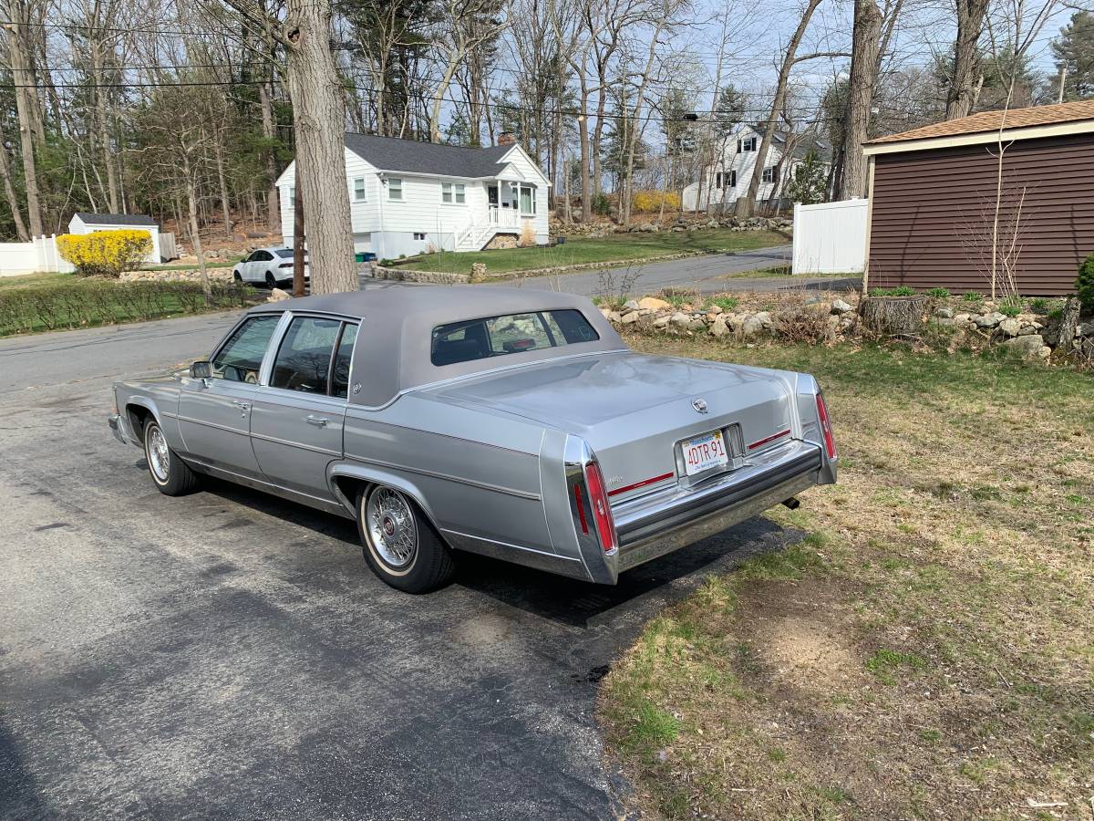 Cadillac-brougham-1988-silver-2