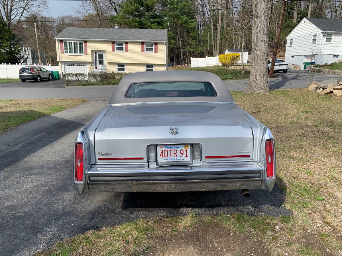 Cadillac-brougham-1988-silver-3