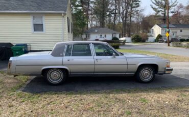 Cadillac-brougham-1988-silver-5