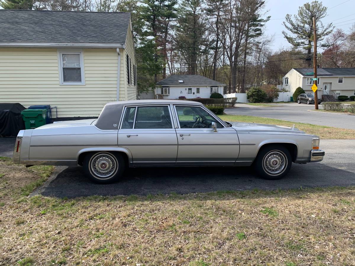 Cadillac-brougham-1988-silver-5