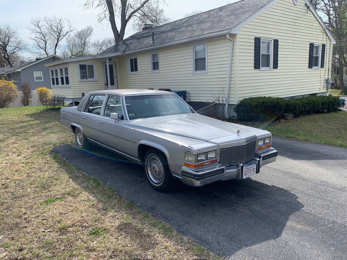 Cadillac-brougham-1988-silver-6