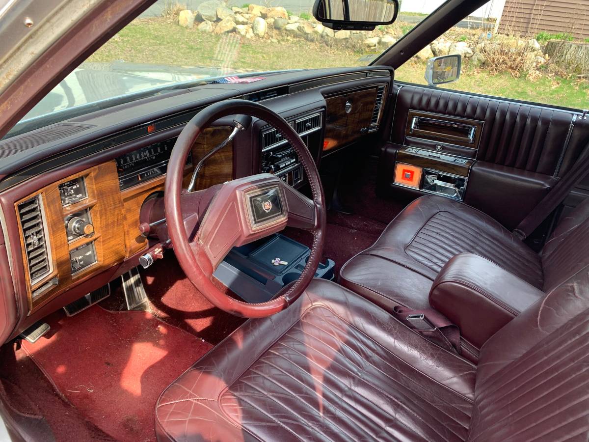 Cadillac-brougham-1988-silver-8