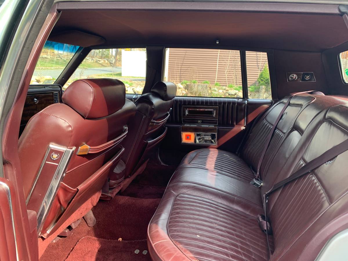Cadillac-brougham-1988-silver-9