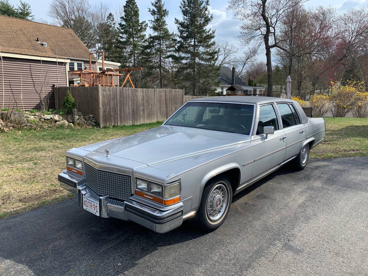 Cadillac-brougham-1988-silver